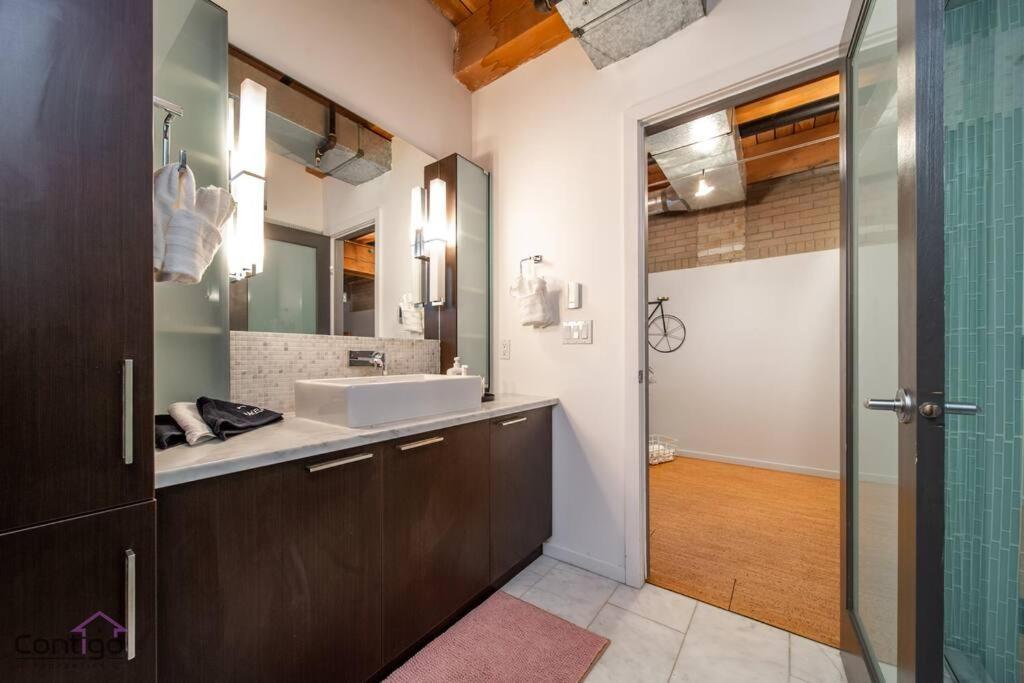 Historic Jd Loft, Near Ice District, Rogers Place, Ug Parking Edmonton Ngoại thất bức ảnh