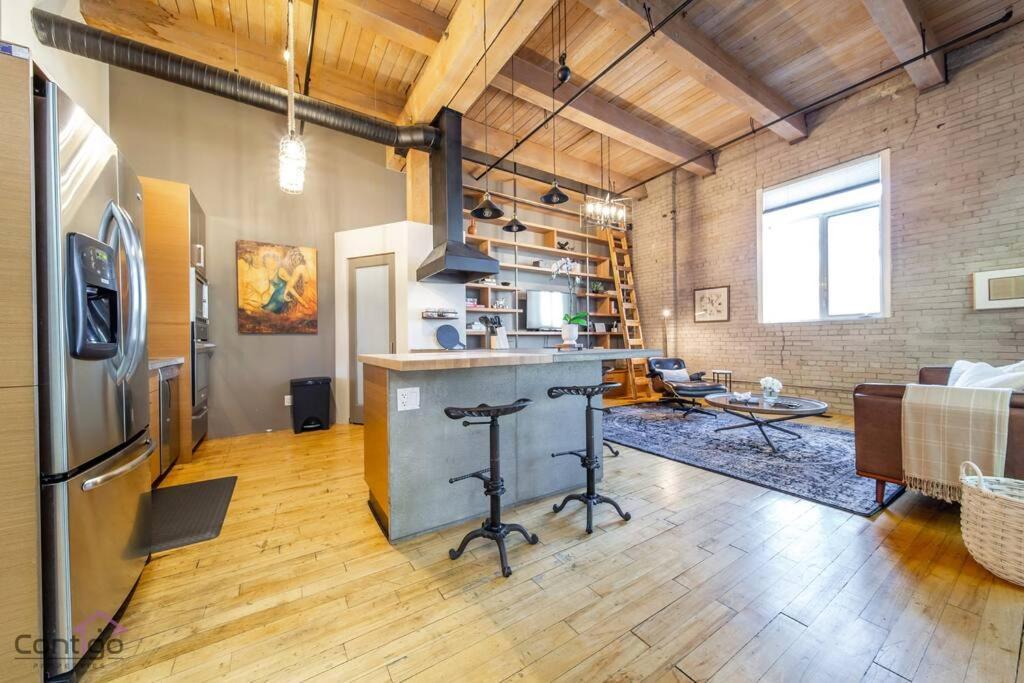 Historic Jd Loft, Near Ice District, Rogers Place, Ug Parking Edmonton Ngoại thất bức ảnh